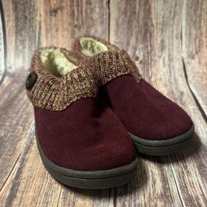 Preowned Guide Gear Red Women’s Slippers Size 6 item #PHK6881